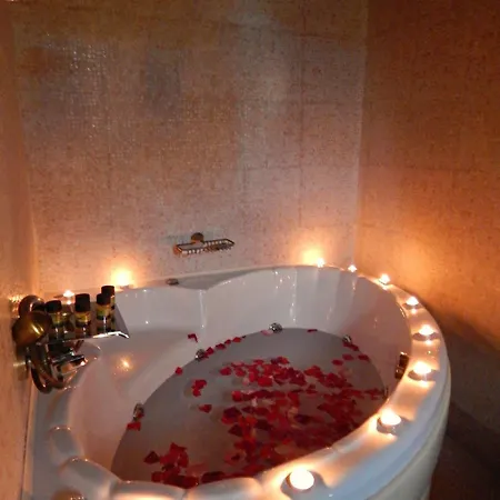 S. Nikolis Historic Boutique מלון 4*