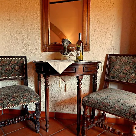 מלון S. Nikolis Historic Boutique 4*
