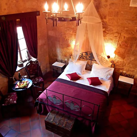 S. Nikolis Historic Boutique מלון 4*